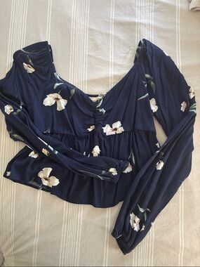 La Hearts Navy Floral V-Neck Peplum Blouse